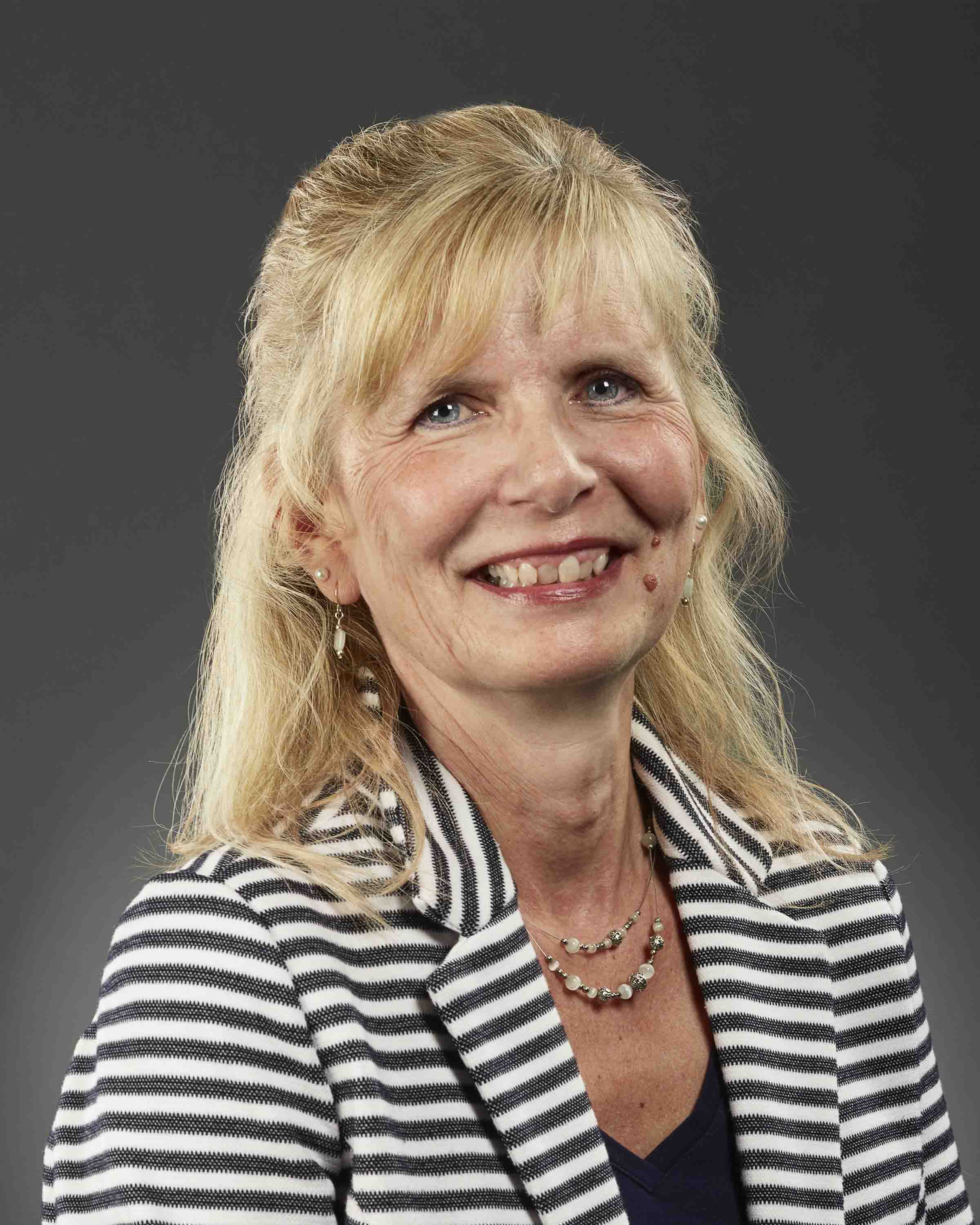 2016 Administrative Staff Award nominee