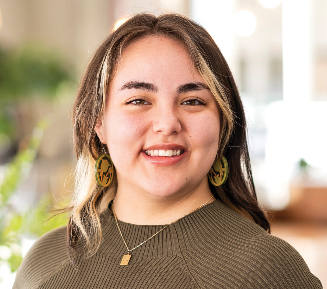 portrait of shayna on campus