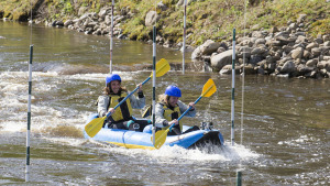 600x338_Pete-and-Mickey-take-an-early-lead-over-Meaghan-and-Natalie-(3)
