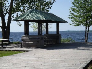 Boardwalk photo-Ottawa River